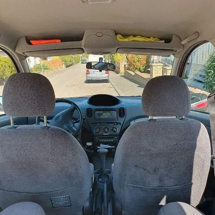 Gebraucht Toyota Yaris Verso 86 PS (63 kW) 2000 Rot Van / Kleinbus