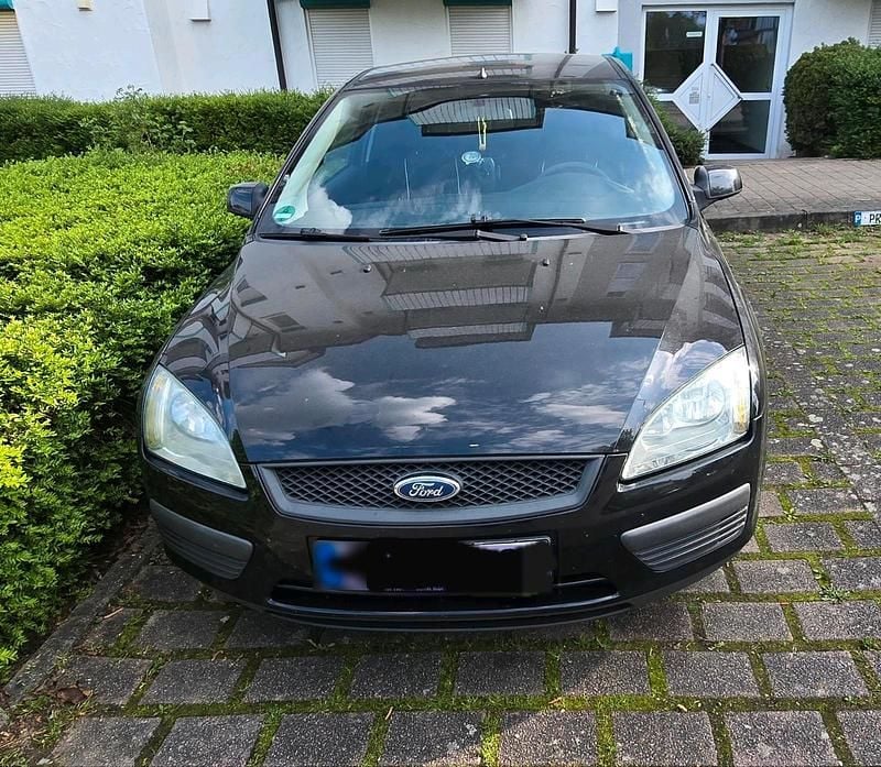 Second-hand Ford Focus 101 CP (74 kW) 2006 Negru Hatchback