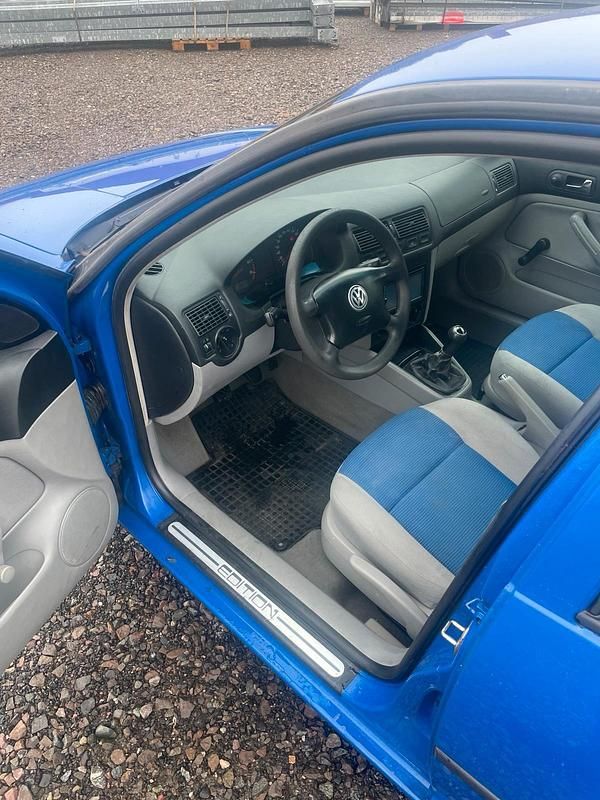 Gebraucht VW Golf IV 105 PS (77 kW) 2000 Blau Kleinwagen