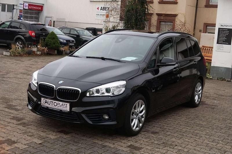 Gebraucht BMW 218 Sport Line 136 PS (100 kW) 2017 Black sapphire metallic Limousine