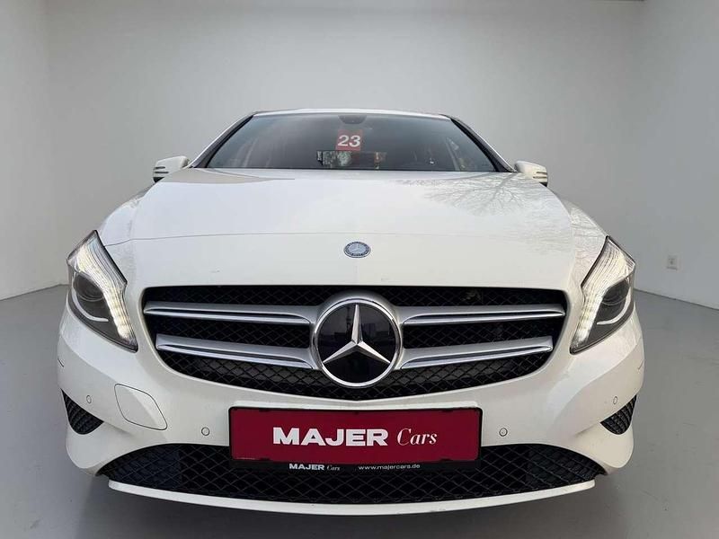 Gebraucht Mercedes A200 136 PS (100 kW) 2014 Weiß Limousine