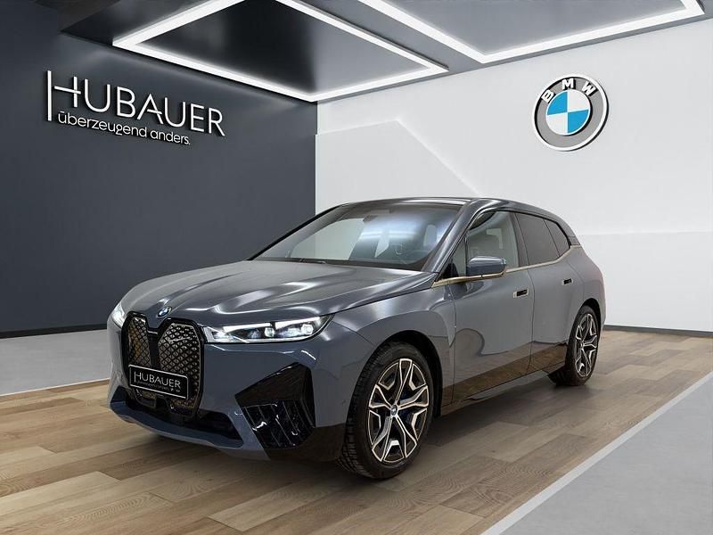 Grau Gebraucht 2024 BMW iX Sport Line SUV | 62.190 € (Teuer) - Bild 1/4