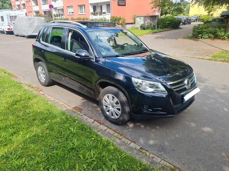 Schwarz Gebraucht 2011 VW Tiguan SUV | 6.699 € (Guter Preis) - Bild 1/4