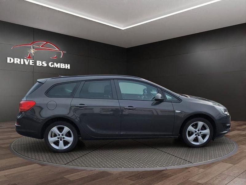Gebraucht Opel Astra 140 PS (102 kW) 2015 Grau Kombi