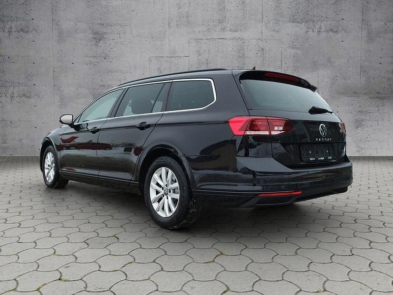 Gebraucht VW Passat Business 150 PS (110 kW) 2022 Deep black perleffekt Kombi