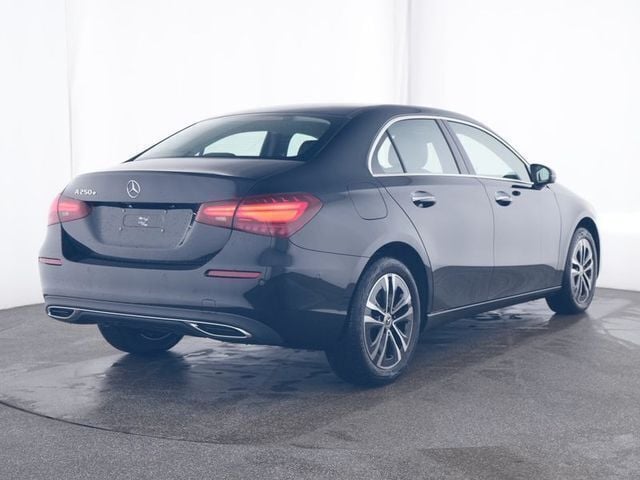 Gebraucht Mercedes A250 Progressive 218 PS (160 kW) 2024 Schwarz , unilack nachtschwarz Limousine