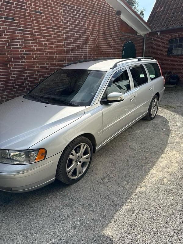 Silber Gebraucht 2006 Volvo V70 Kombi | 1.850 € (Guter Preis) - Bild 1/4