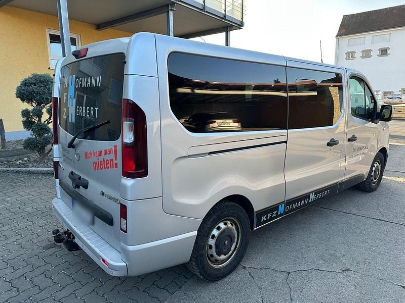Gebraucht Opel Vivaro 125 PS (91 kW) 2018 Grau Van / Kleinbus