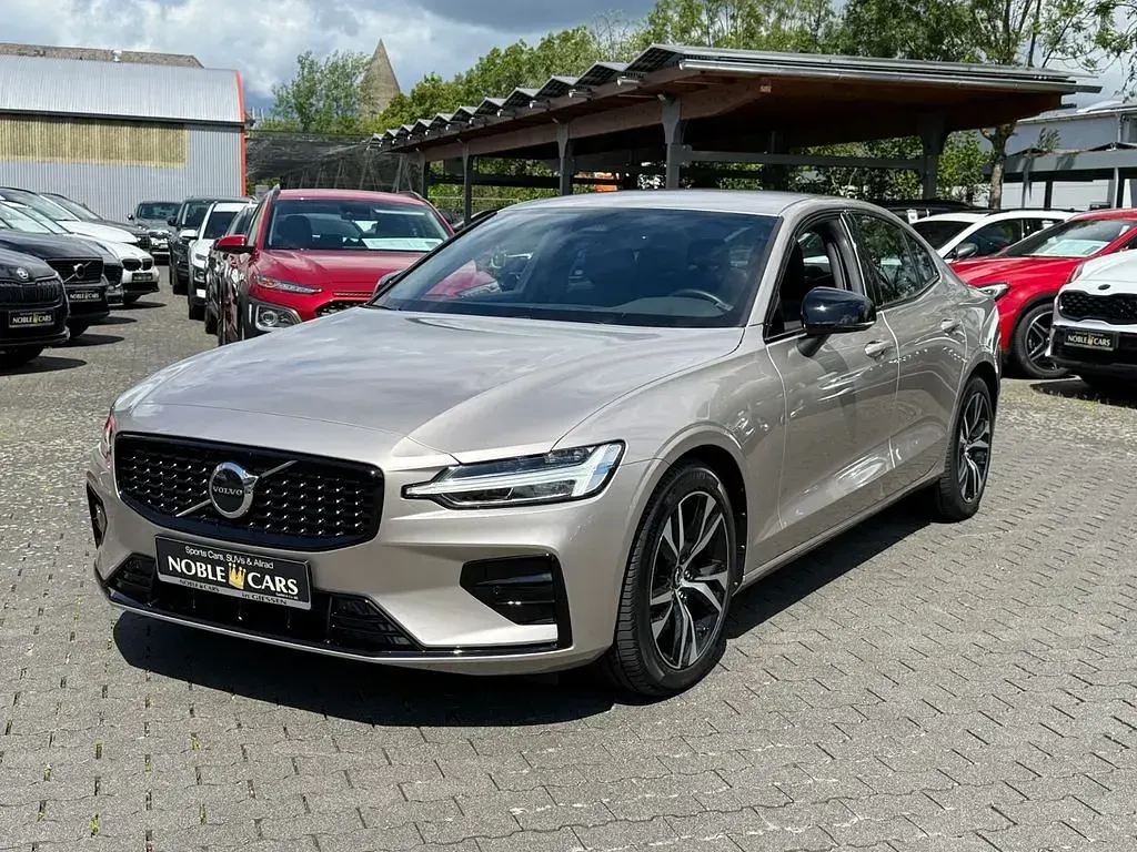 Gebraucht Volvo S60 Plus 250 PS (183 kW) 2023 Grau Limousine