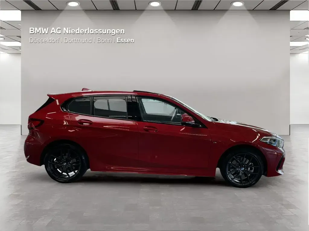 Gebraucht BMW 120 M Sport 178 PS (130 kW) 2022 Rot Limousine