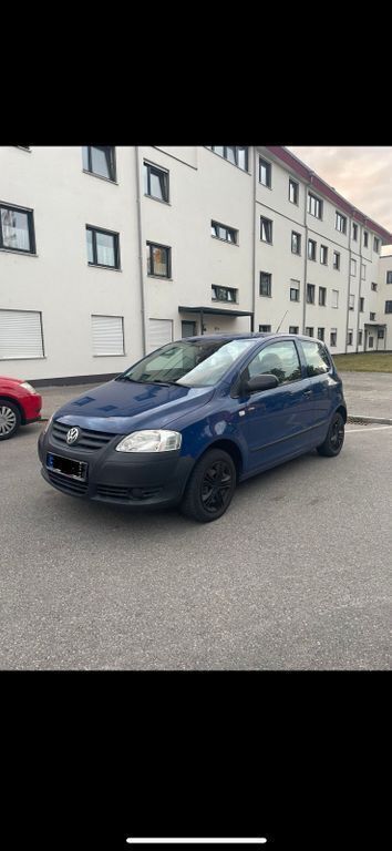 Blau Gebraucht 2010 VW Fox Kleinwagen | 1.099 € (Superpreis) - Bild 1/4