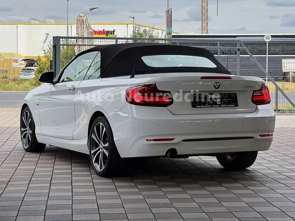 Gebraucht BMW 220 Sport Line 184 PS (135 kW) 2015 Weiß Cabrio