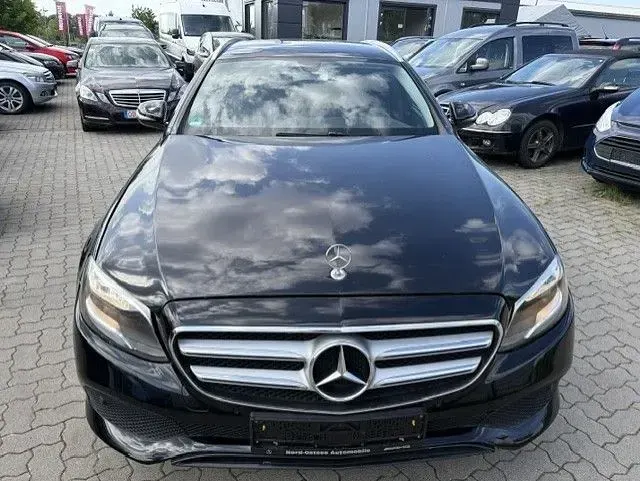 Gebraucht Mercedes E200 150 PS (110 kW) 2018 Schwarz Kombi
