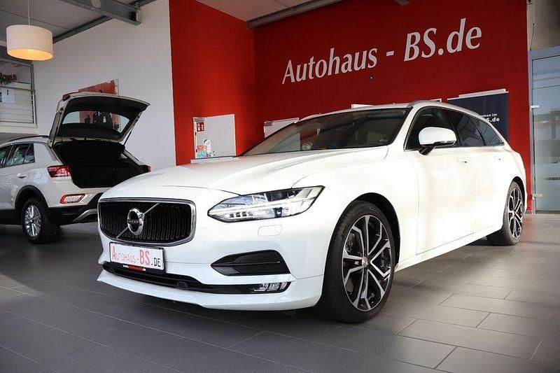 Weiß Gebraucht 2018 Volvo V90 Momentum Kombi | 25.980 € (Fairer Preis) - Bild 1/4