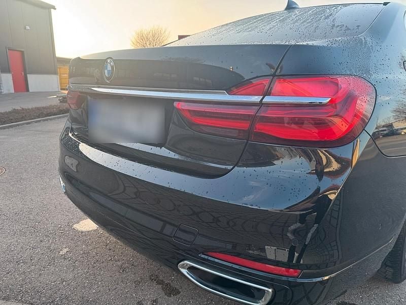 Second-hand BMW 730 258 CP (189 kW) 2016 Negru Berlinǎ