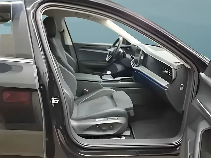 Gebraucht VW Passat 150 PS (110 kW) 2025 Schwarz Kombi