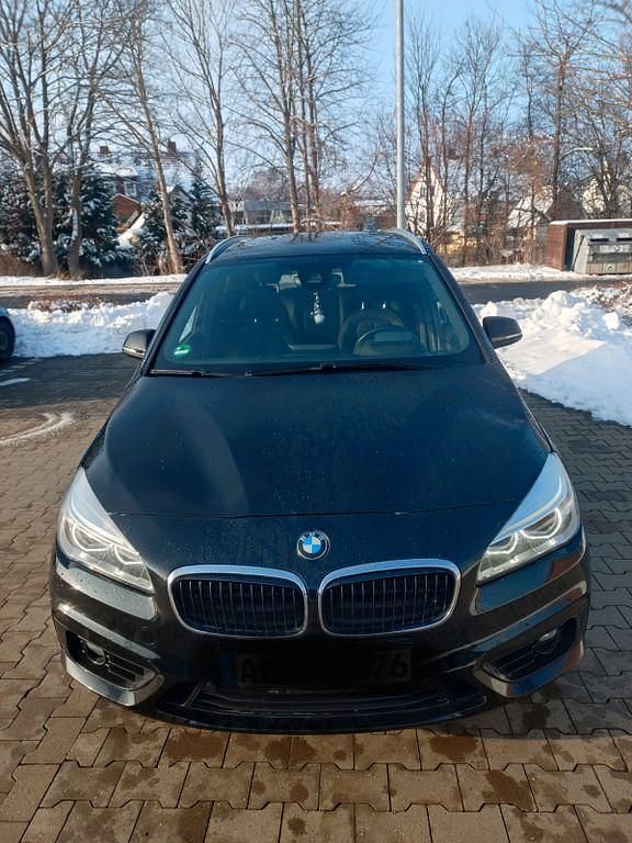 Gebraucht BMW 220 Gran Tourer Advantage 192 PS (141 kW) 2016 Schwarz Van / Kleinbus