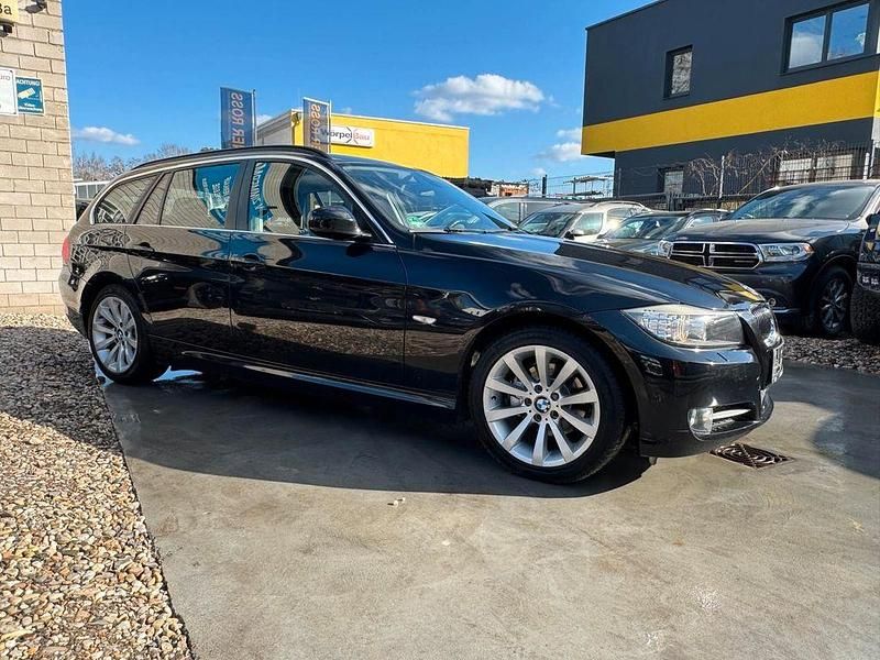Usata BMW 318 143 CV (105 kW) 2012 Nero Station wagon