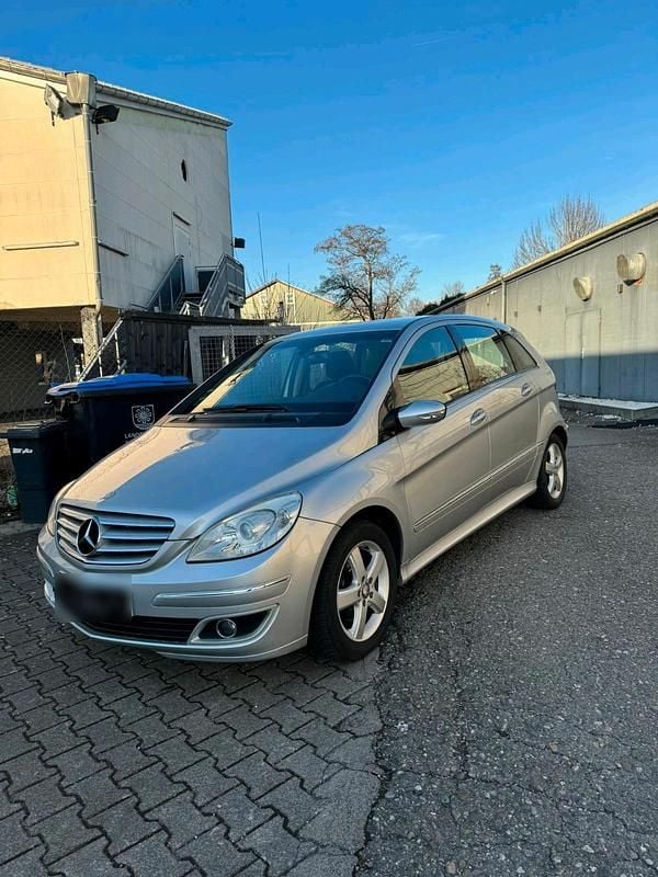 Gebraucht Mercedes B200 140 PS (102 kW) 2008 Silber Van / Kleinbus