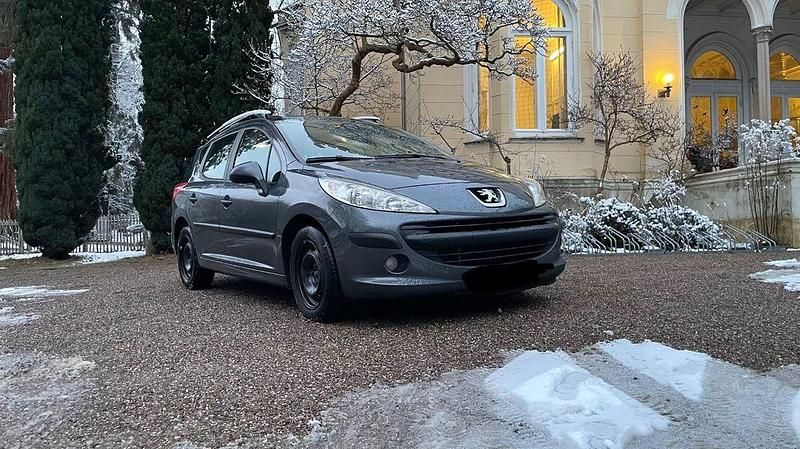 Gebraucht Peugeot 207 Tendance 95 PS (69 kW) 2008 Grau Kombi