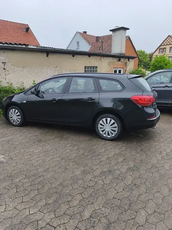 Gebraucht Opel Astra Active 140 PS (102 kW) 2012 Schwarz Kombi