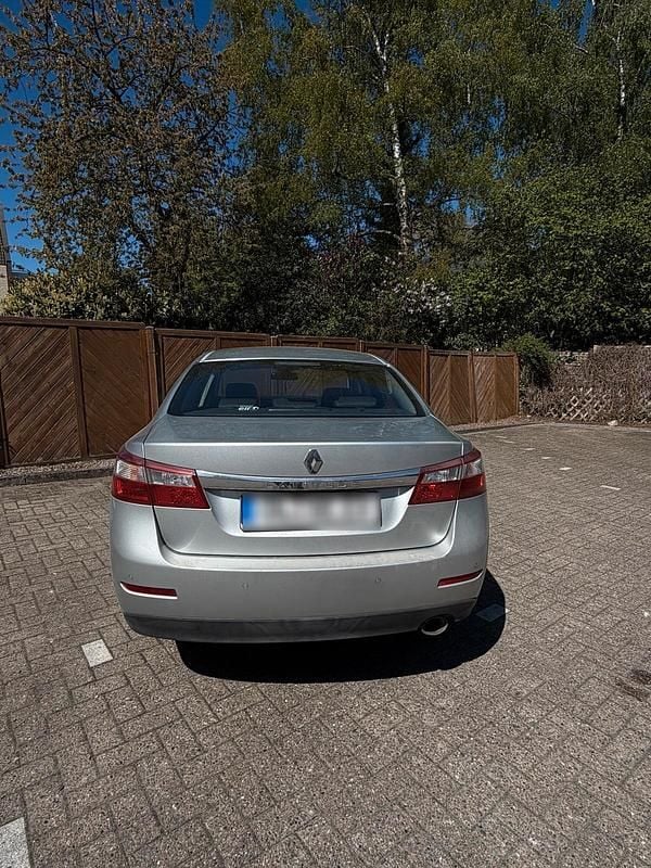 Second-hand Renault Latitude 175 CP (128 kW) 2012 Argintiu Berlinǎ