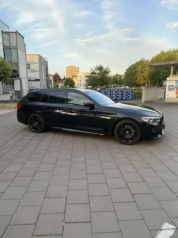 Gebraucht BMW 525 M Sport 231 PS (169 kW) 2019 Schwarz Kombi