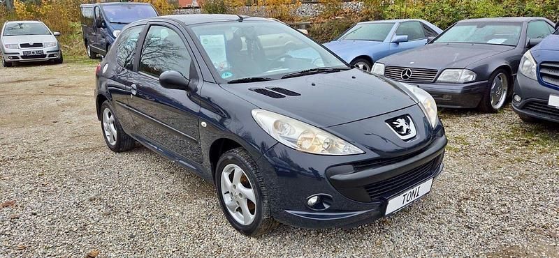 Gebraucht Peugeot 206+ Basis 60 PS (44 kW) 2011 Grau Kleinwagen