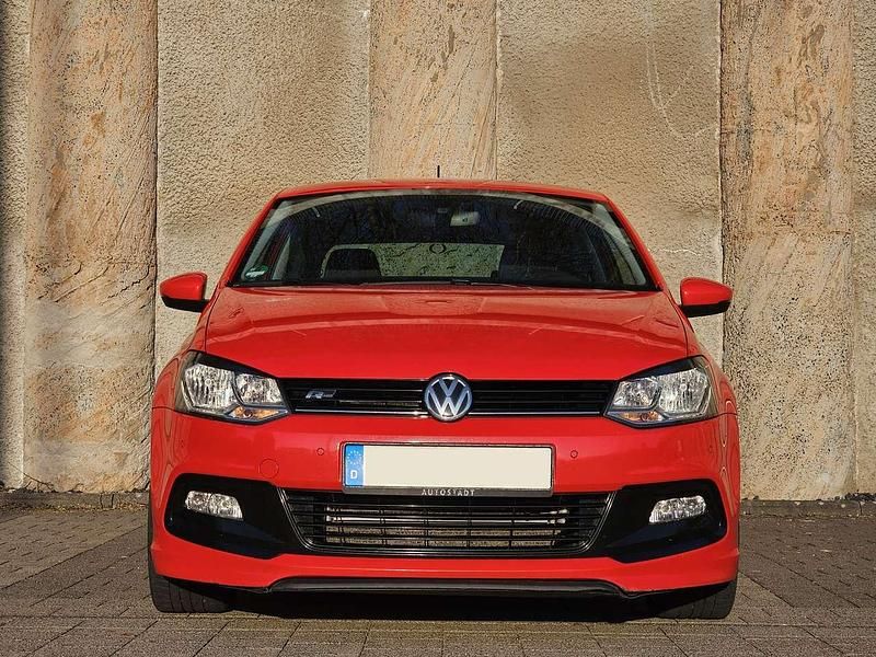 Gebraucht VW Polo LOUNGE 110 PS (80 kW) 2015 Rot Limousine