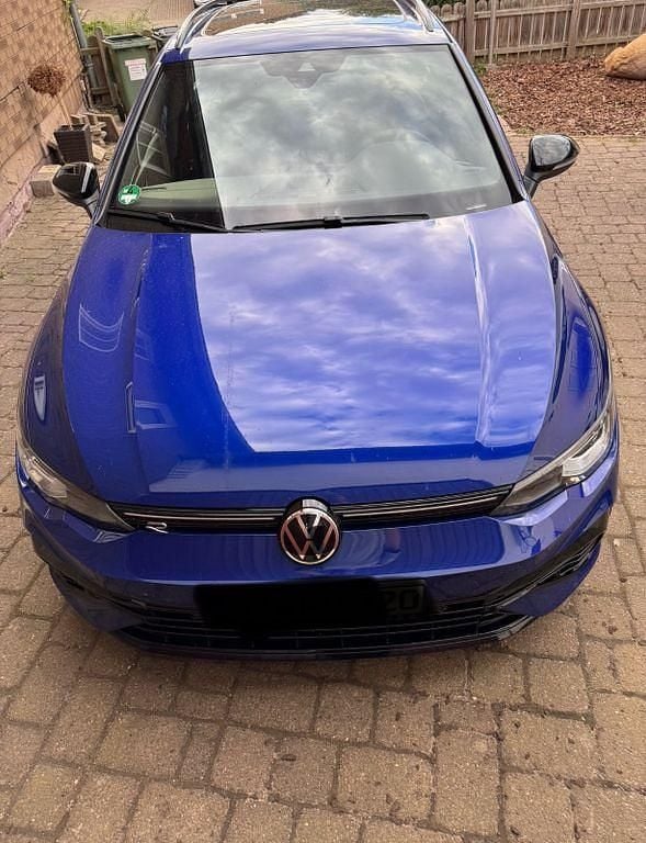 Blau Gebraucht 2021 VW Golf VIII R Kombi | 31.500 € (Superpreis) - Bild 1/4