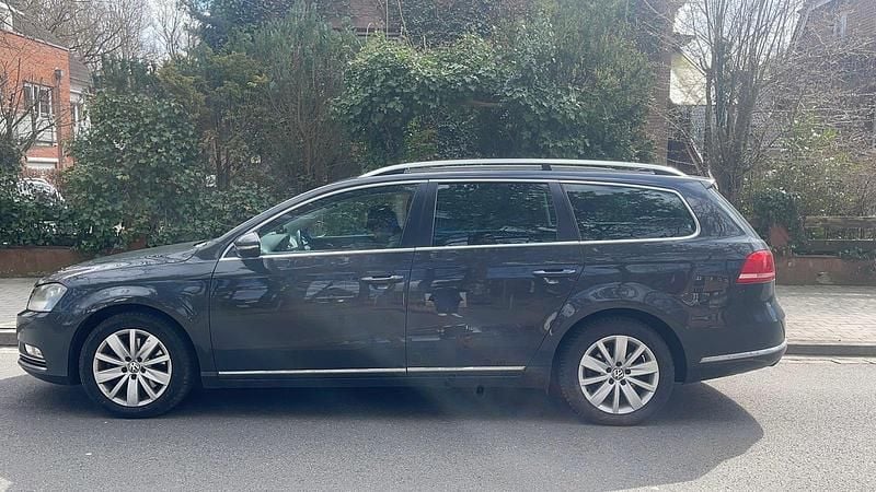 Usata VW Passat 140 CV (102 kW) 2011 Grigio Station wagon