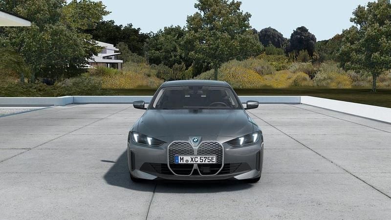 Neu BMW i4 Sport Line 210 kW (286 PS) 2025 Skyscraper grau metallic Limousine
