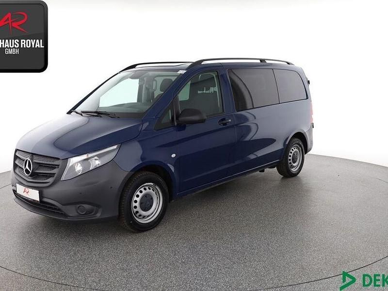 Blau Gebraucht 2022 Mercedes Vito Van / Kleinbus | 33.880 € (Fairer Preis) - Bild 1/4