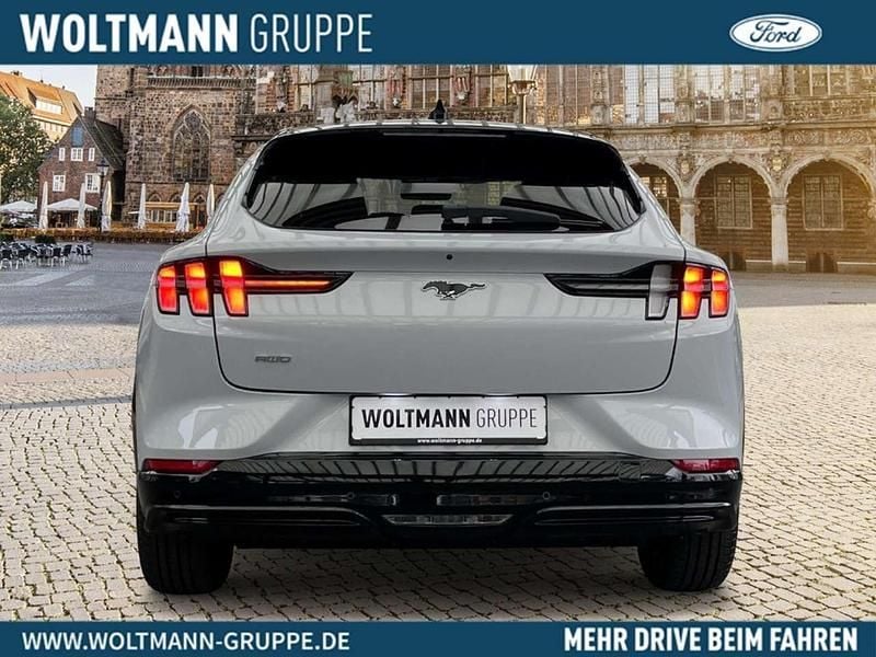 Gebraucht Ford Mustang Mach-E Premium 197 kW (269 PS) 2022 Space white SUV