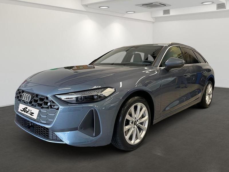 Gebraucht Audi A5 Ambiente 204 PS (150 kW) 2025 Horizontblau metallic Coupé