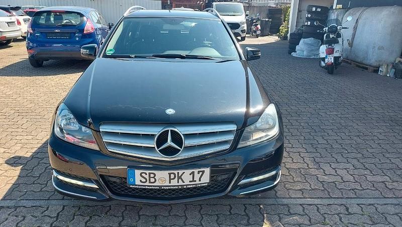 Gebraucht Mercedes 220 170 PS (125 kW) 2012 Schwarz Limousine