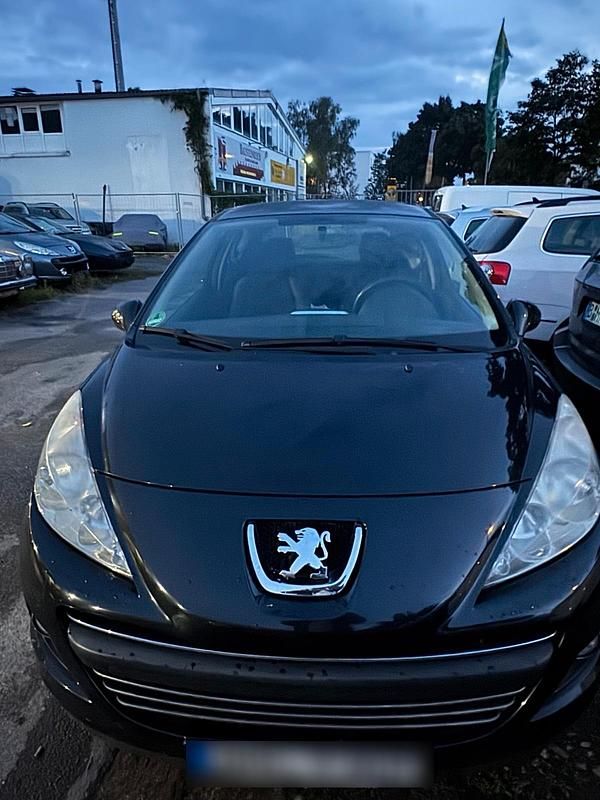 Schwarz Gebraucht 2010 Peugeot 207 Kleinwagen | 2.699 € (Fairer Preis) - Bild 1/4
