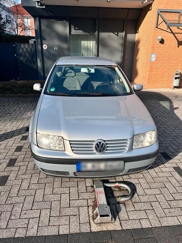 Gebraucht VW Bora 101 PS (74 kW) 1999 Grau Limousine