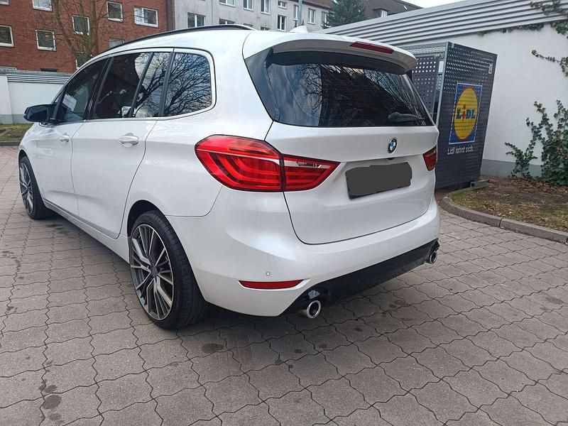 Gebraucht BMW 218 150 PS (110 kW) 2019 Weiß Kombi