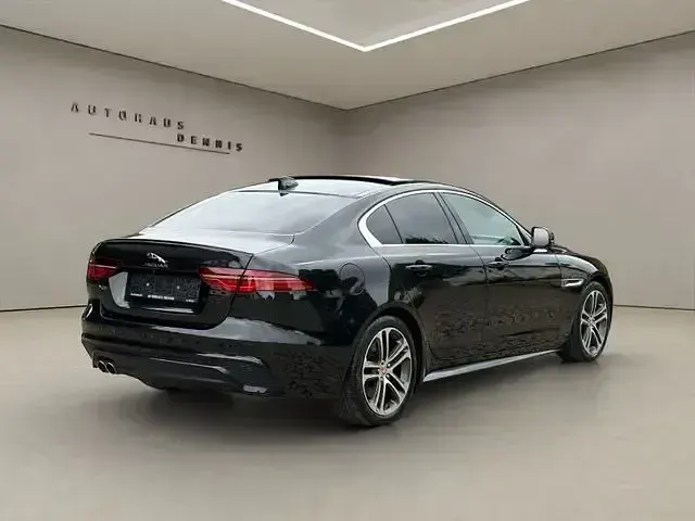 Gebraucht Jaguar XE R-Dynamic 179 PS (131 kW) 2020 Schwarz Limousine