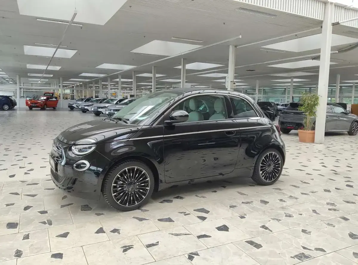 Gebraucht Fiat 500e La Prima 69 kW (95 PS) 2022 Schwarz Cabrio