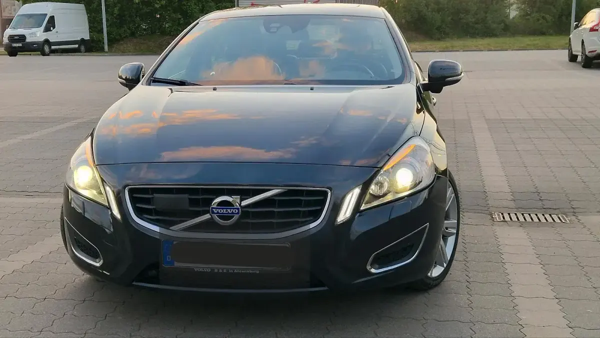 Gebraucht Volvo S60 Summum 215 PS (158 kW) 2012 Grau Limousine