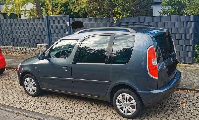 Grau Gebraucht 2009 Skoda Roomster Van / Kleinbus | 1.300 € (Superpreis) - Bild 1/4