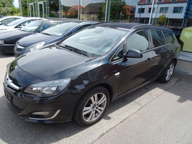 Schwarz Gebraucht 2013 Opel Astra Active Kombi | 3.000 € - Bild 1/4