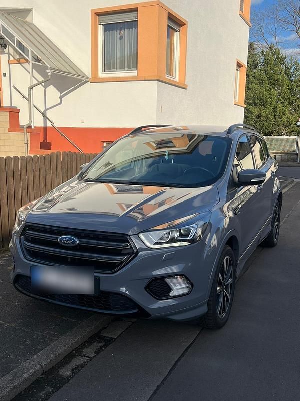 Gebraucht Ford Kuga ST-Line 150 PS (110 kW) 2019 Grau SUV