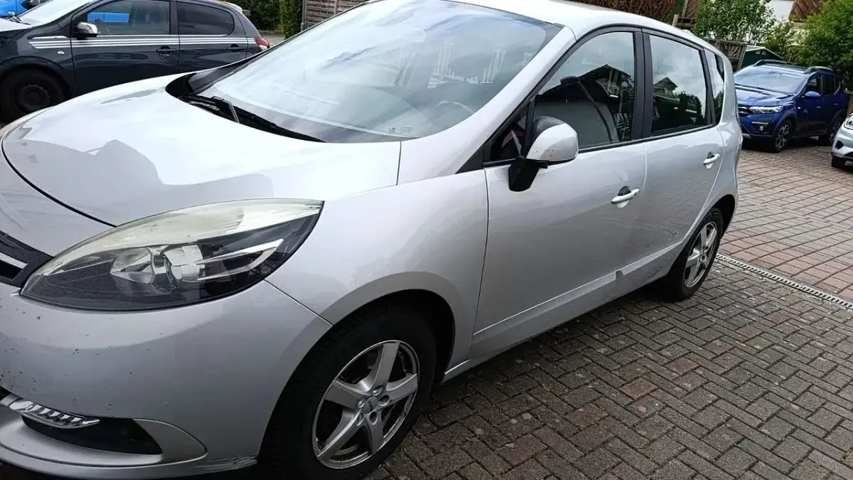 Gebraucht Renault Scénic III Dynamique 116 PS (85 kW) 2013 Grau Kombi