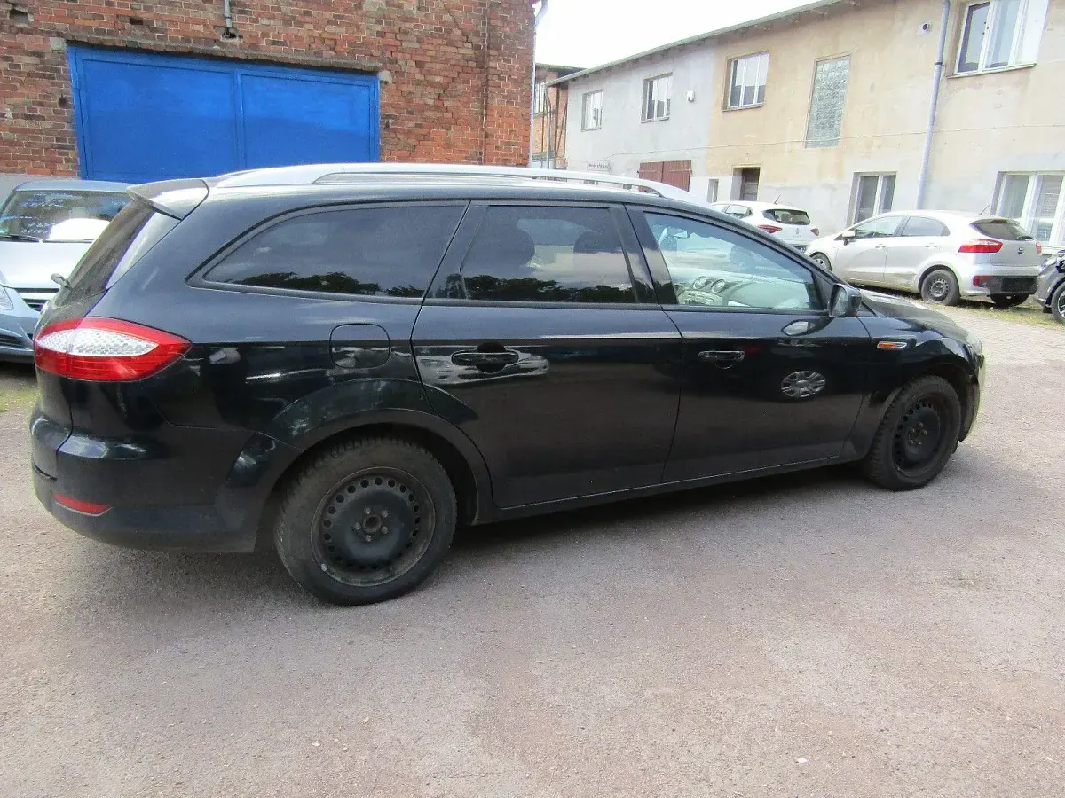 Gebraucht Ford Mondeo Trend 125 PS (91 kW) 2009 Schwarz Kombi