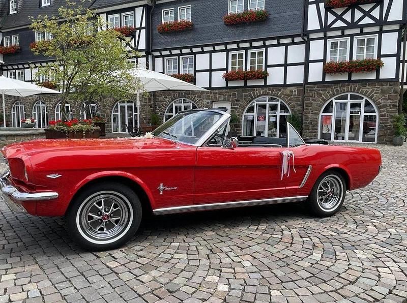 Rot Gebraucht 1965 Ford Mustang Convertible Cabrio | 49.900 € - Bild 1/4