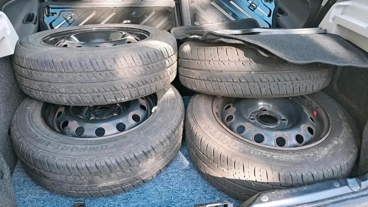 Gebraucht Peugeot 206 68 PS (50 kW) 2008 Schwarz Kleinwagen