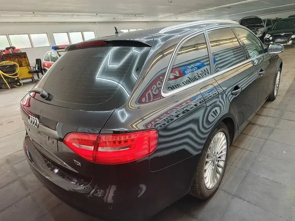 Gebraucht Audi A4 Ambiente 143 PS (105 kW) 2012 Schwarz Kombi